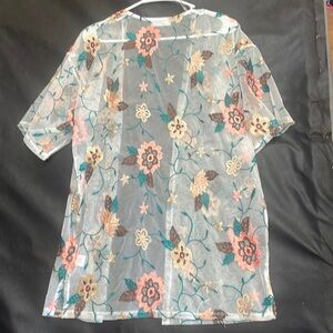 GLANCE Embroidered sheer Komodo! Size Medium